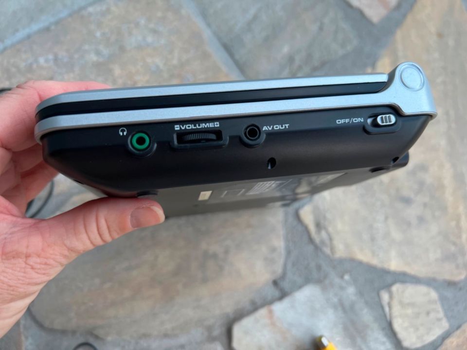 Tragbarer DVD Player auch geeignet fürs Auto in Wolfenbüttel