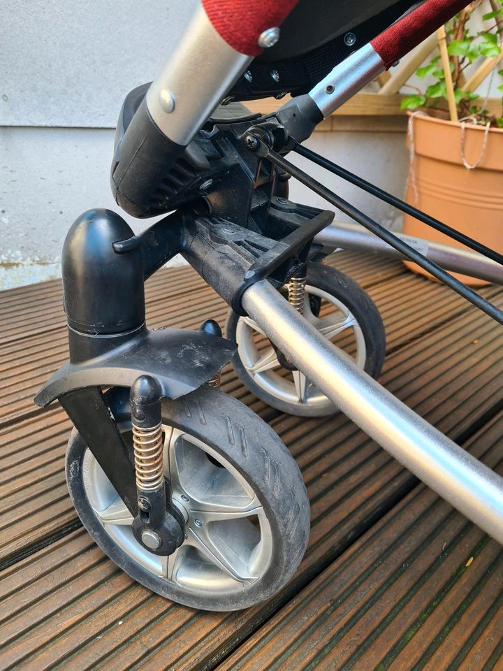 Moon Flac Kinderwagen Buggy on dunkelrot in Aachen