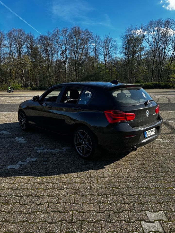 BMW 120i Advantage Advantage in Köln