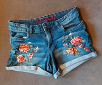 Bonprix Bodyflirt Jeansshorts blau Blumen Größe 38 Bayern - Augsburg Vorschau