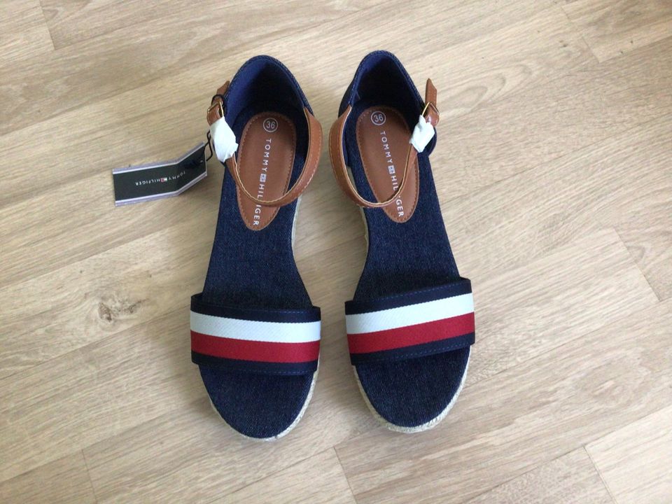 Tommy Hilfiger Plattform Sandalen Gr. 36 *neu in Grenzach-Wyhlen