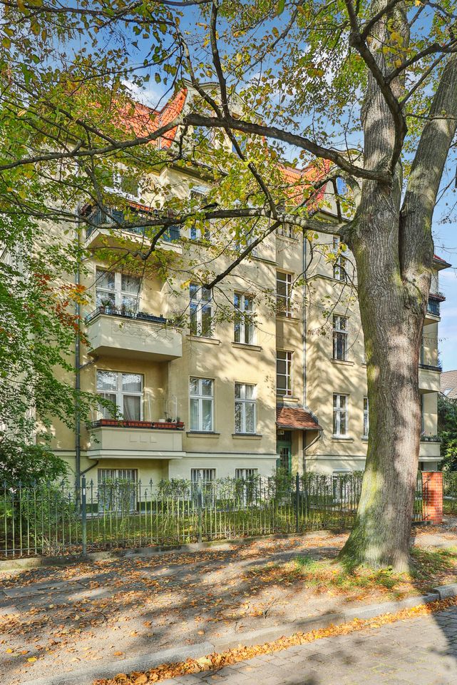 Riesige Dachgeschossetage mit Garagenstellplatz in Lichterfelde in Berlin