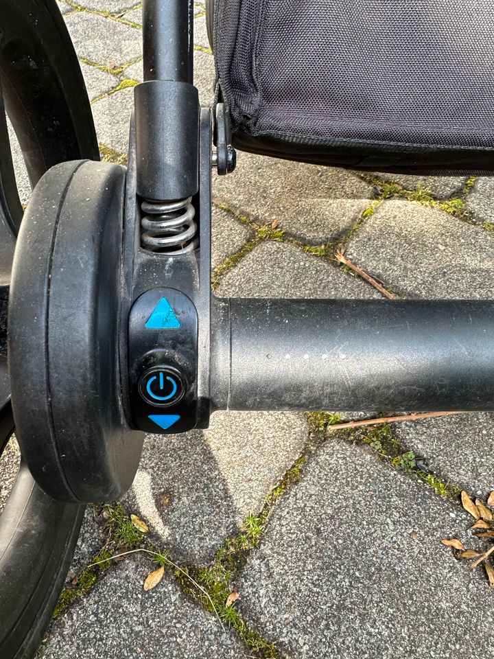 Cybex E-Priam Komplettpaket schwarz/schwarz; Platinum in Flensburg