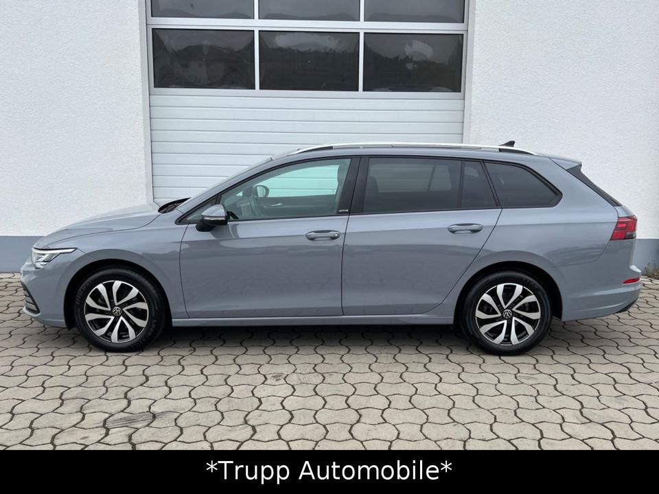 Volkswagen Golf VIII 1.5 eTSI/LED/AHK/Pano/Standh/ACC/R-Kam in Hünfeld