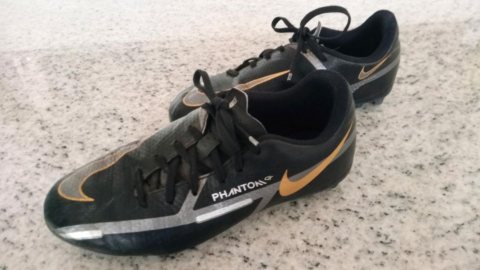 Nike Fußballschuhe Phantom Größe 35 in Bocholt