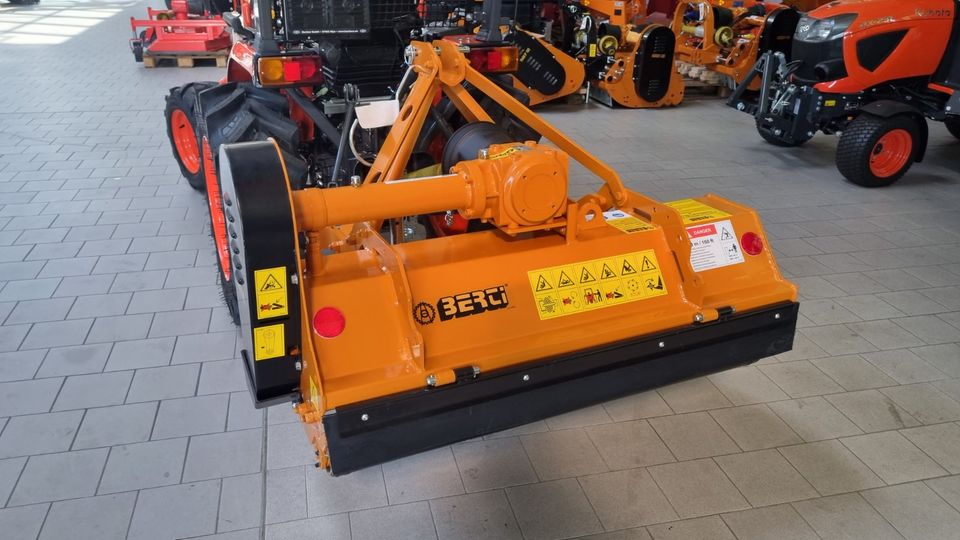 Berti Mini 145 Schlegemäher Mulcher Kleintraktor 145cm Kubota in Olpe