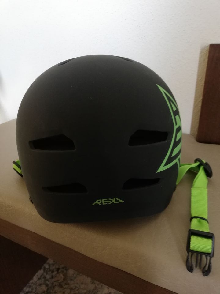 REKD Elite Icon Helm Black/Green in Schönberg