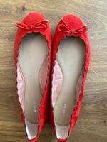 Ballerinas in rot mit Wellenrand Gr. 39 neu Bayern - Vaterstetten Vorschau
