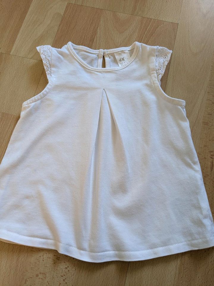 Mädchen Shirt mit Spitze ( 1,50€ ) in Visbek