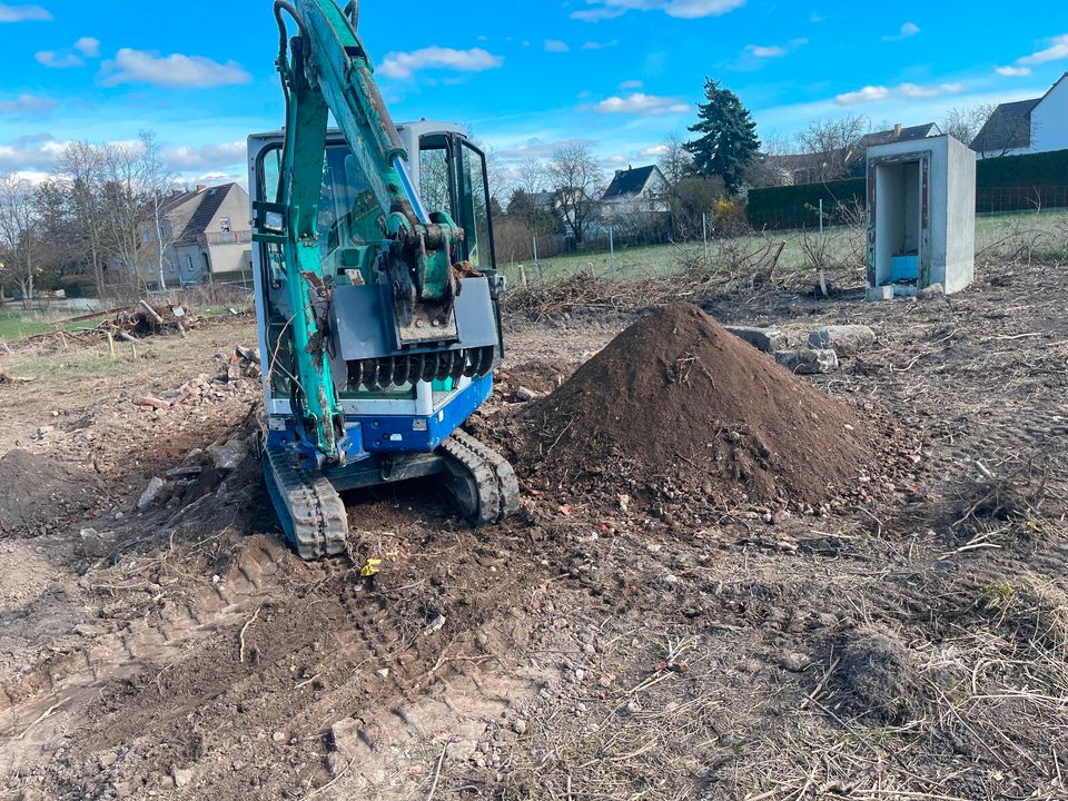 Erdarbeiten,Schachtarbeiten,Bagger,Grundstück,Garten,Neubau in Beilrode