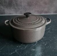 Neu und unbenutzt: Le Creuset Bräter/ Topf 20cm. Grau Nordrhein-Westfalen - Kranenburg Vorschau