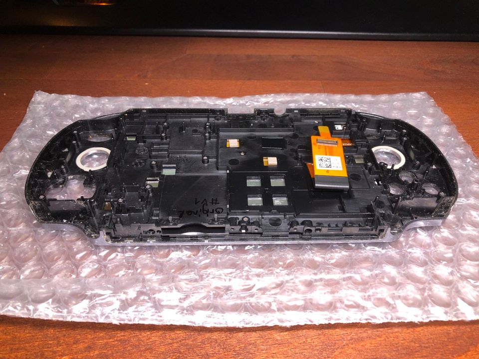 PS Vita 1000 OLED defekt Display Digitizer Rahmen Front in Wuppertal