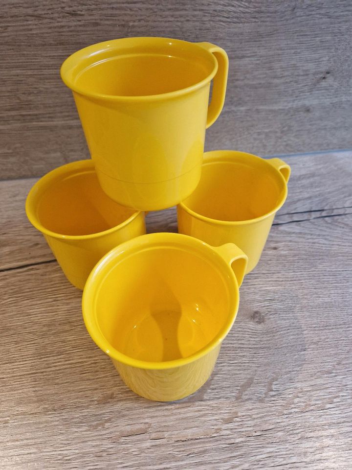 4 Becher gelb Tupperware in Roding
