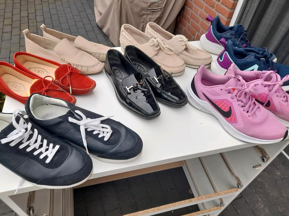 TOD's, Timberland, Massimo Dutti, Nike, New Balance in Duisburg