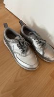 Nike Turnschuhe sneaker Silber 38,5 Baden-Württemberg - Urbach Vorschau