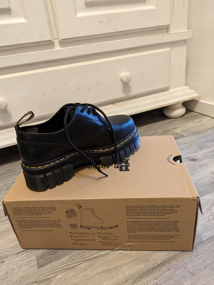 Dr. Martens Frauen low Schuh Schnürschuh audrick Größe 38 in Köln