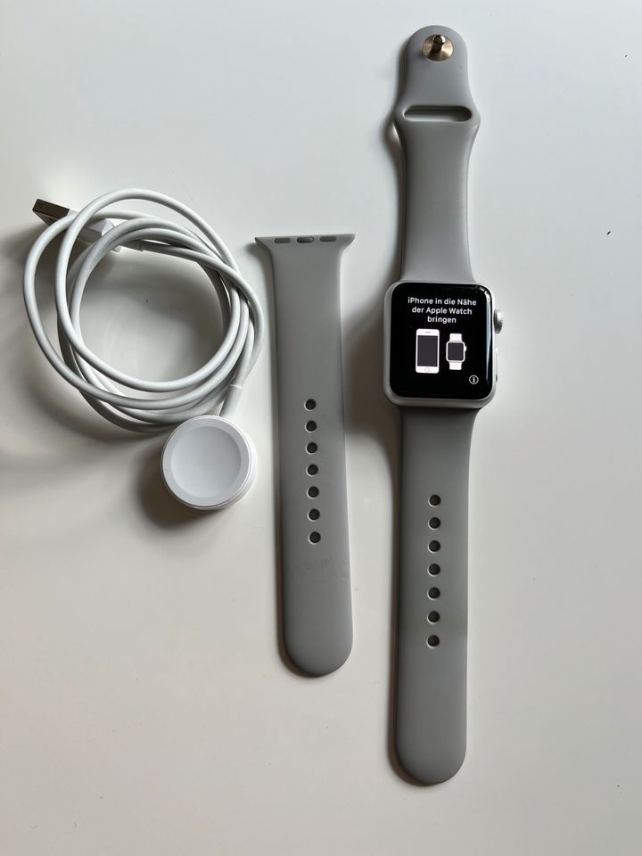 Apple Watch 7000 Serie 38mm in Weissach im Tal