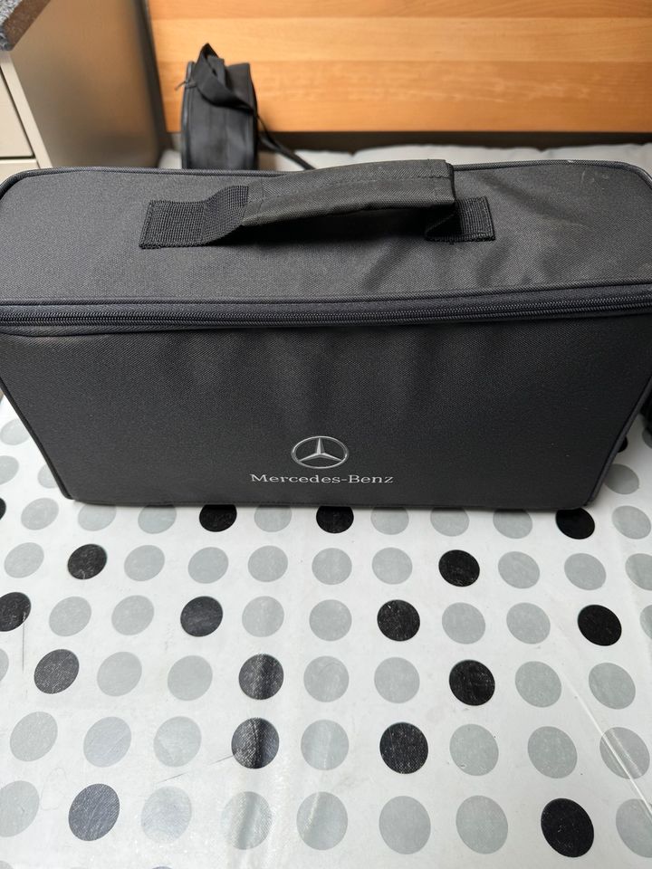 Mercedes E-Auto Ladekabel in Duisburg