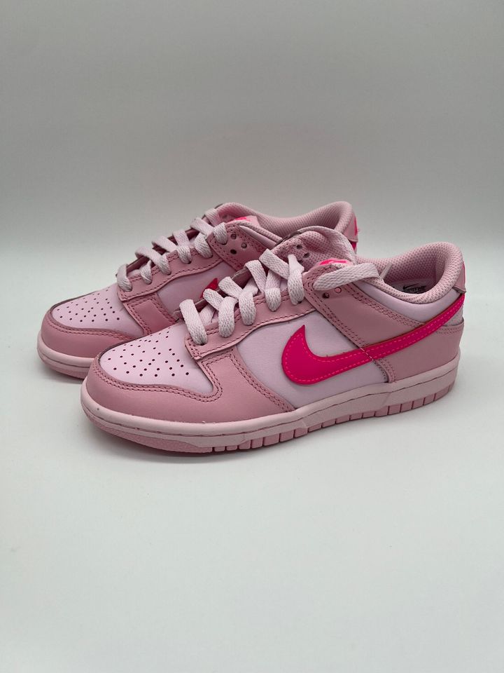 Nike Dunk Low GS 'Triple Pink' | 35.5 | DH9765-600 in Wolfsburg
