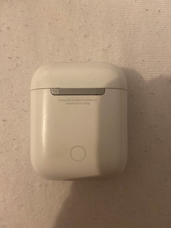 Airpods 2 Generation mit seriennummer in Taunusstein