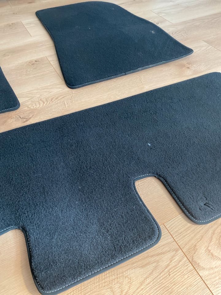 Fußmatten für Tesla Model 3 Original Qualität 3-teilig Schwarz in Hoppegarten