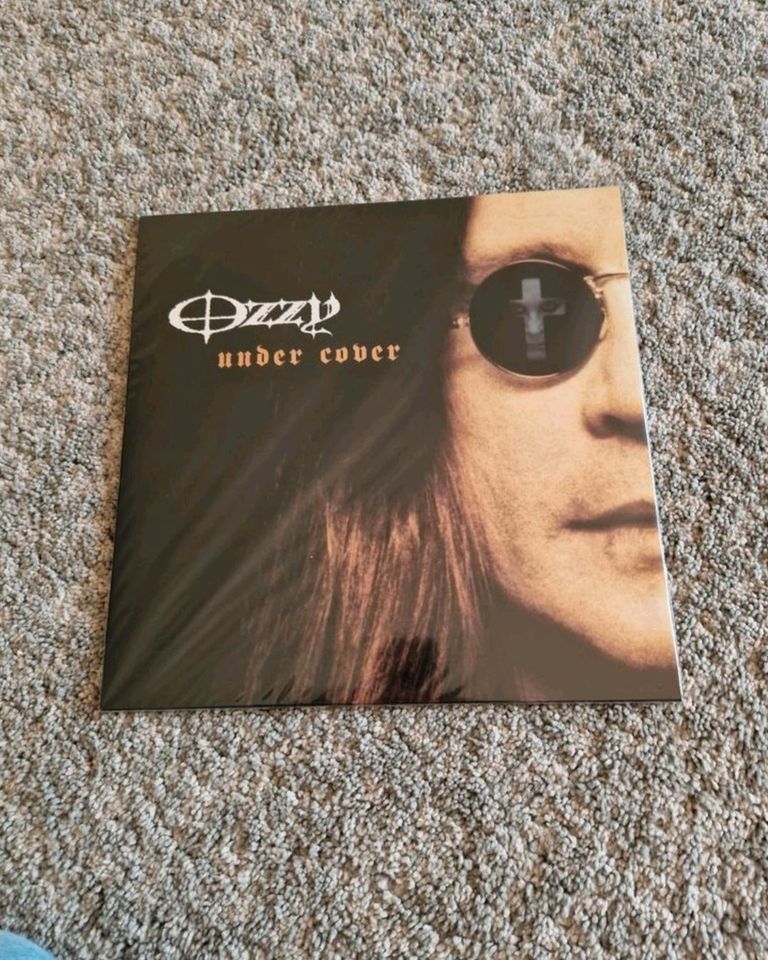 Ozzy Osbourne Under Cover Vinyl Album in Kaltenkirchen