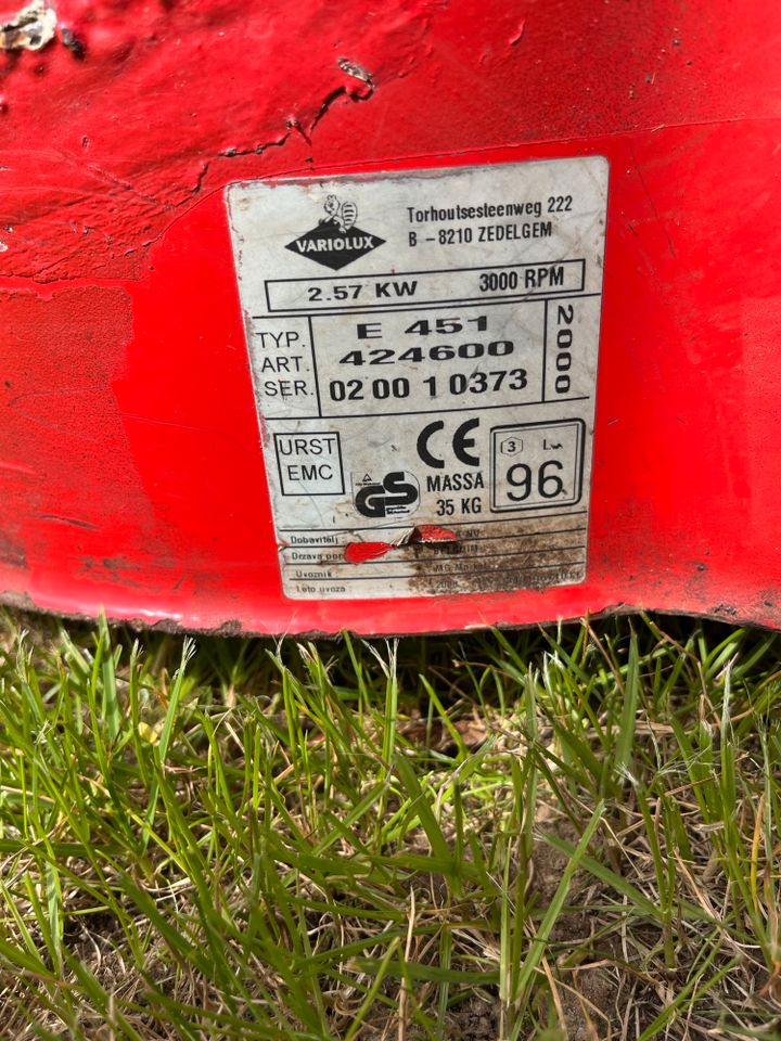 Rasenmäher - mit Briggs & Stratton Motor - defekt für Bastler in Kranenburg