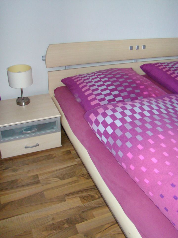 Schlafzimmer Komplett Schrank Bett 180 x 200 Kommode Nachttisch in Menden