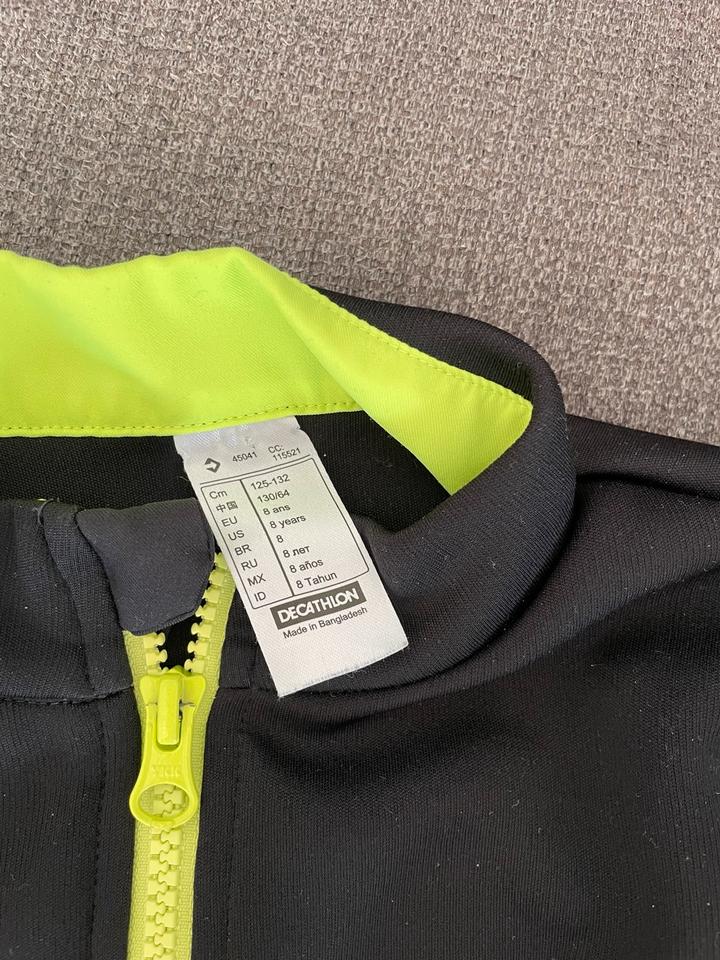 Fussballhose Fußballregenjacke Fußballschuhe Fussballset 128 in Schlangenbad