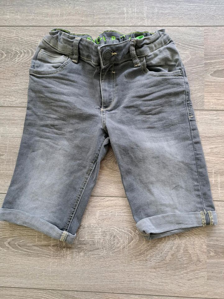 3 Jeans-Shorts, Größe 146, getragen in Gladbeck