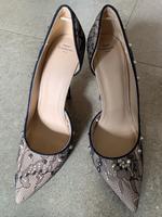 Cremefarbene High Heels mit schwarzer Spitze Gr. 38 Niedersachsen - Gifhorn Vorschau