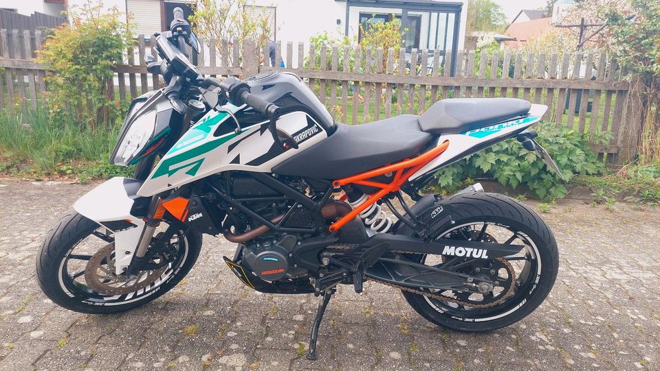 KTM Duke 125 in Bruckberg bei Landshut