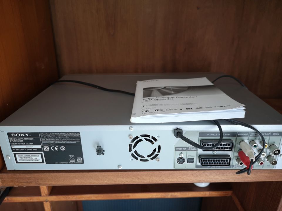 Recorder DVD und VHS - Sony RDR-VX420 in Tiefenbach