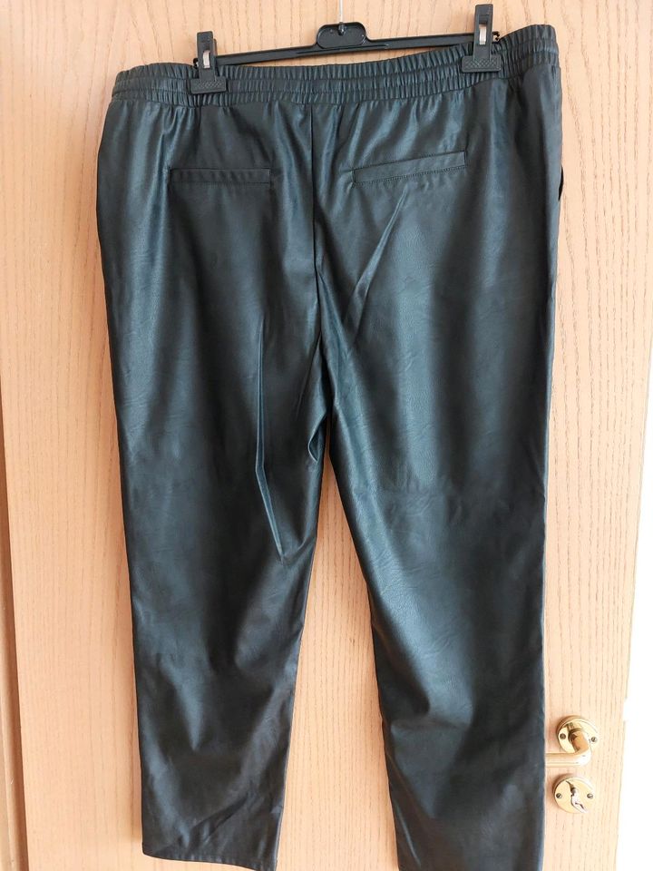 Elegante schwarze Hose. Größe XL. Preis 10 € zzgl. Versandkosten. in Bad Orb