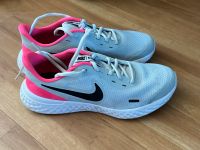 Nike Größe 40 grau pink Hingucker einmal getragen wie neu Düsseldorf - Benrath Vorschau