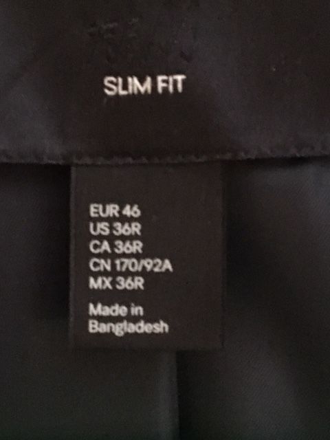 H & M Anzug dunkel blau Gr. 46 in Gestratz 