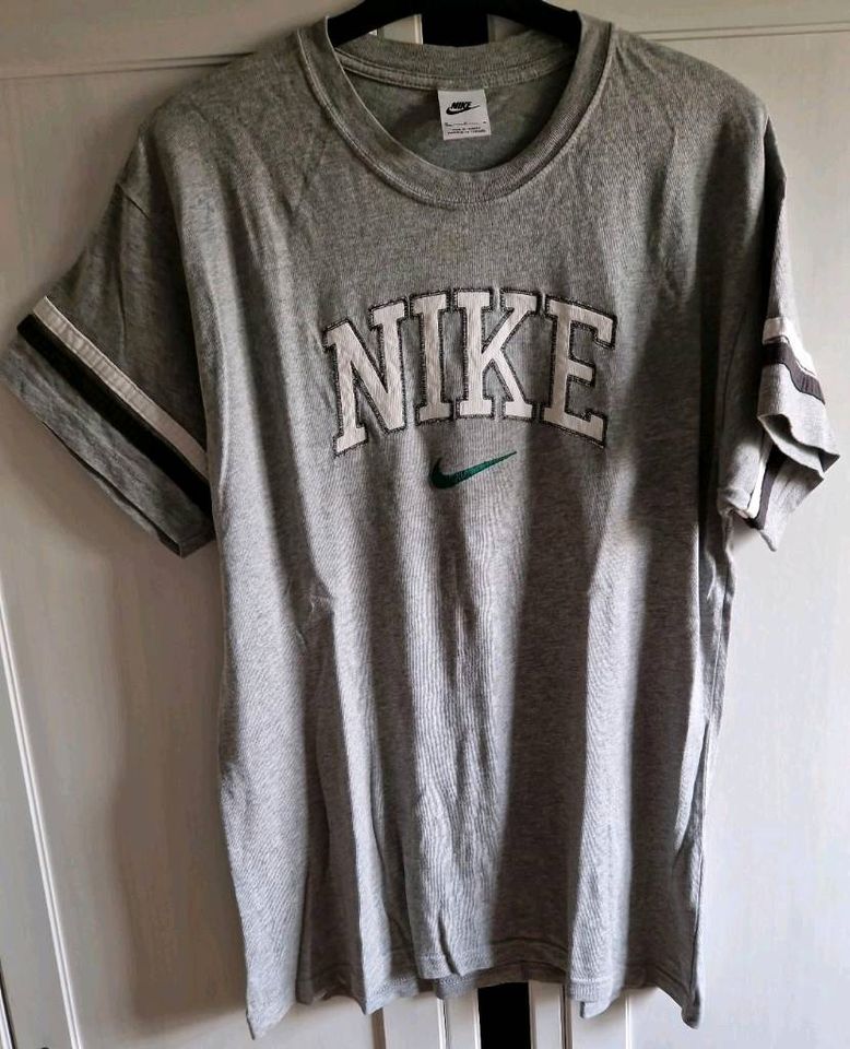 Neuwertige Nike Baseball Sweatjacke+T-shirt Gr.M in Enger