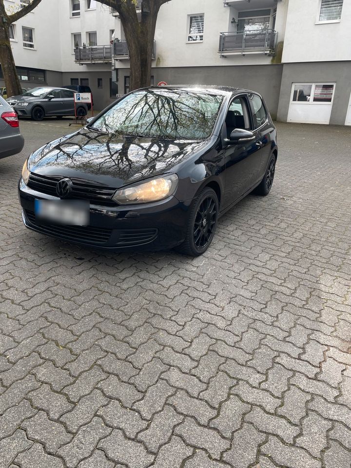 VW Golf 6 schwarz in Siegen
