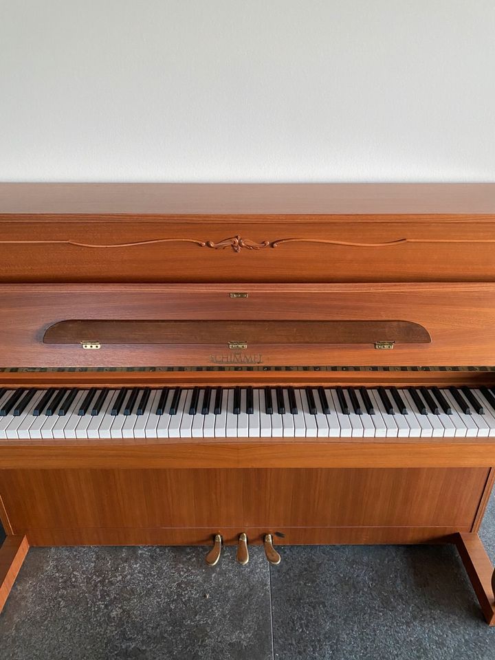Klavier Schimmel Barock, reparaturbedürftig in Herford