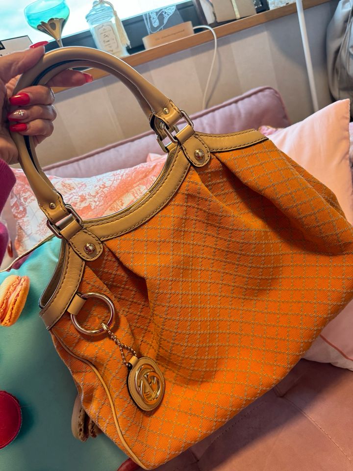 Gucci Sukey vintage Tasche in orange/beige gebraucht in Lich