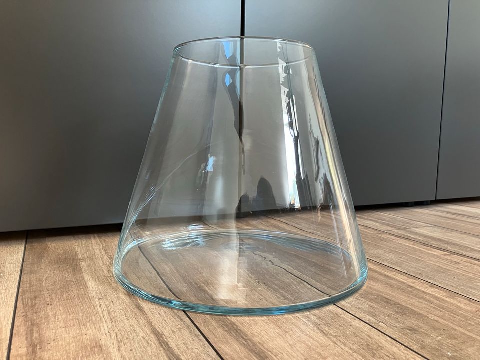 Große Vase Bodenvase Glas in Osnabrück