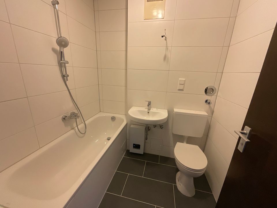 Großzügige 3-Zimmer-Wohnung mit Wintergarten in Nürnberg Steinbühl in Nürnberg (Mittelfr)