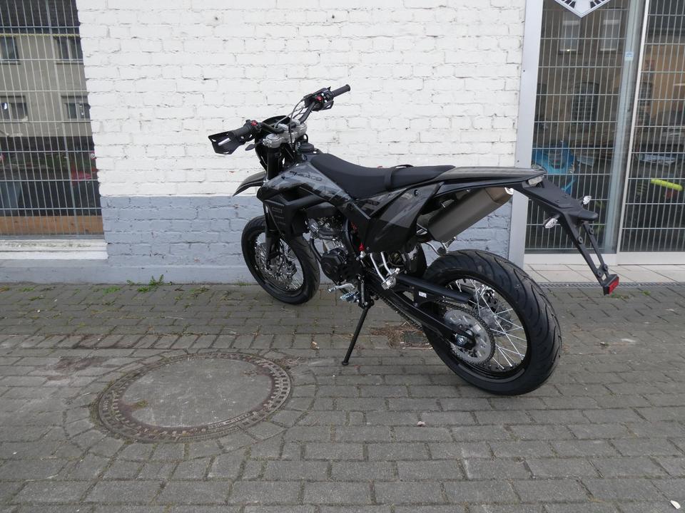 Neufahrzeug Motorrad Sherco 125 4T SM-RS Blackmoon Supermoto in Horn-Bad Meinberg