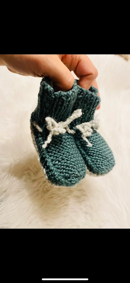 Strickschühchen schühchen baby neugeborene strickschuhe ✅ in Eggolsheim