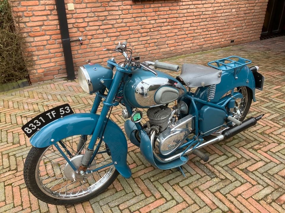 PEUGEOT 125CC CLASSIC BIKE 1954. in Leer (Ostfriesland)