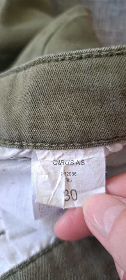 Elastische Jeans khaki Gr. 30 in Wentorf