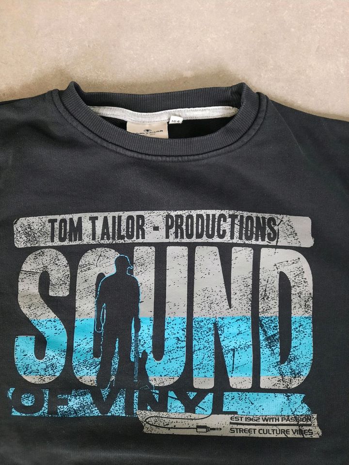 Schwarzer Pullover, cooles Shirt von Tom Tailor in 152 in Ense