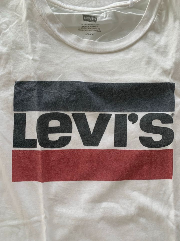 Levi’s Logo Shirt Gr. S Damen in Frankfurt am Main