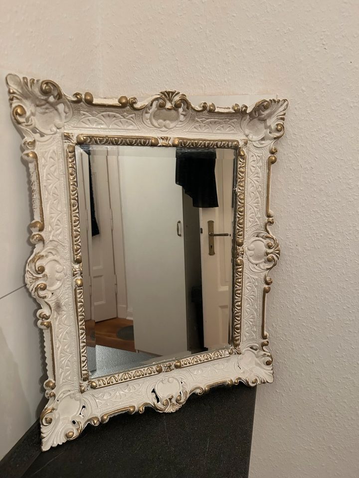 Spiegel im Antiken Stil in Düsseldorf
