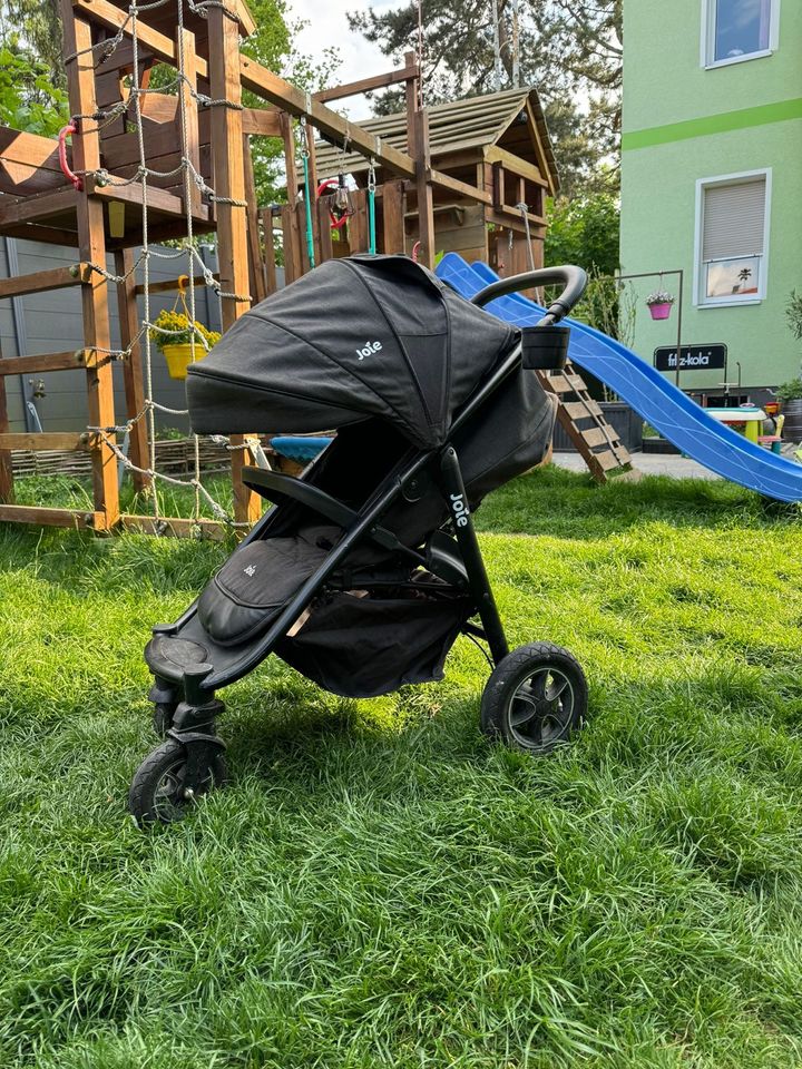 Joie Buggy schwarz in Leipzig